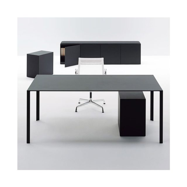 UNIFOR LessLess scrivania direzionale