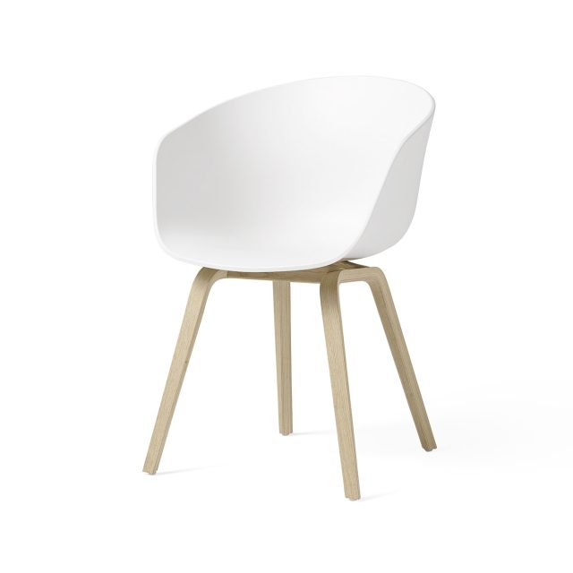 HAY AC22 poltroncina gambe in legno
